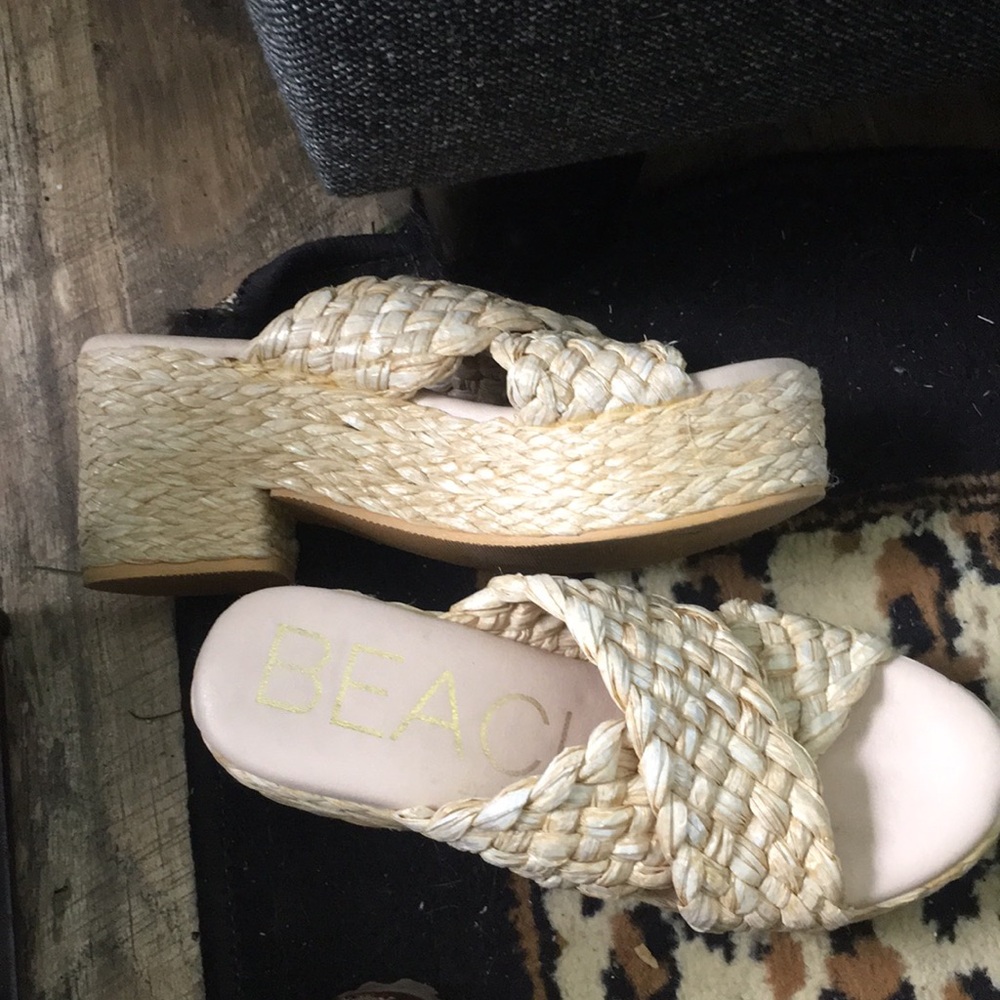 Beach sexy slides on fits 7 very comfy no box.